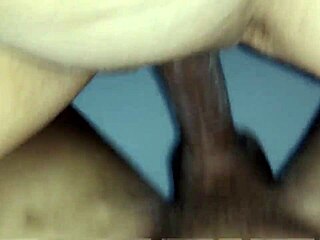 musculoso from gym licks swollen pussy and fucks ass