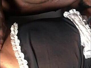 Fucking the Pussy of This Beautiful Curvy Black Girlfriend on Bed!