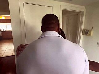 Damn, sexy Latina banging the mailman hard!