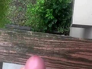 Outdoor solo activity with release