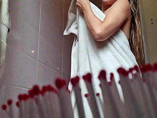 Holy crap, Mah Santos looking hot in that video!