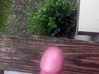 Outdoor solo activity with release