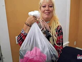 Curvy Nikki J gets pussy and butt fucked