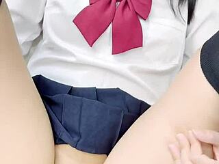 Amateur tiktoker girl licks pussy in horny muff diving!