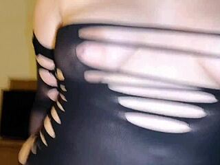 Hey, watch this hot Latina milf get anal and vaginal action in a Mazatlan hotel!