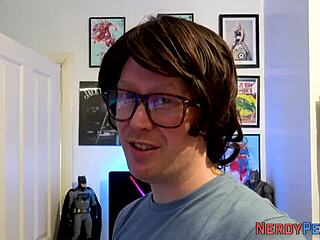 Newbie slut gives head to nerd