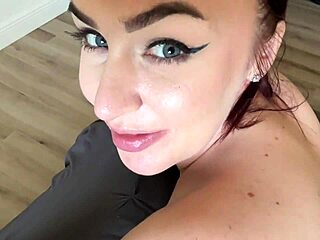 Thick ass step sister Emily Norman catches you in household fantasy 😏