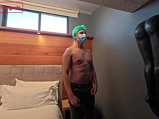 zoro needs to unload his sexual needs in cosplay