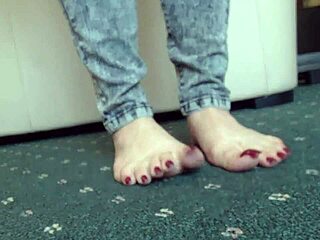 bbw feet in flip flops look so sexy