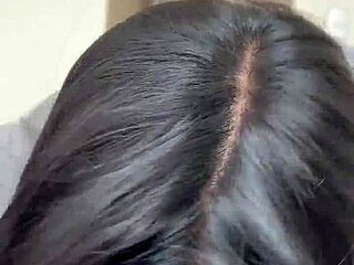 Hot Venezuelan wakes me with cock sucking 😍