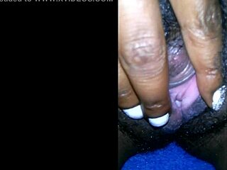 ebony jessica grabbit shows off her hottie highlights.