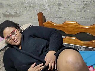 professora gets cum on face and squirts hard