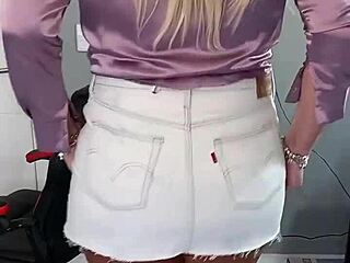 she's so sexy, with her curves and smile, making everyone stare