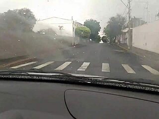 Estou Fazendo Uber E A Mulher Do Meu Vizinho Pagou Um Boquete Delicioso No Carro Pra Mim