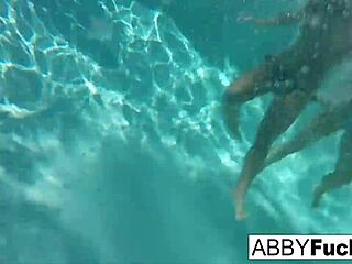 Abigail mac and romi have underwater fun behind scenes 😊