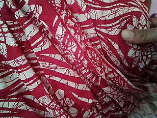 who's this indian milf banging?