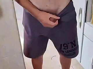 Me Espionou Na Cozinha Vi Tocando Punheta Madrasta Mama Mesmo