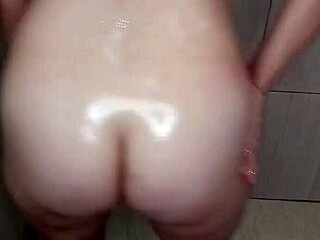 brazilian milf oils her big ass while dancing