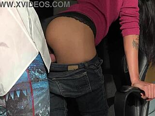 abriendo mi culo con un dildo de caballo