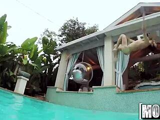 skinny dipping gfs underwater bj - mofos