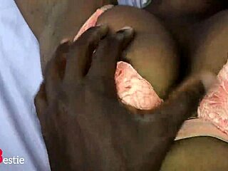 सुंदर अफ्रीकन चूत इंटेंस फकिंग