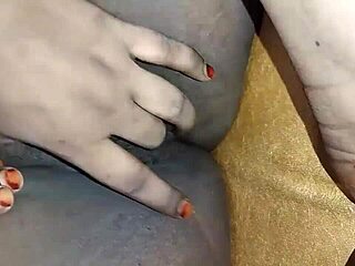 desi marathi indian college teacher FINGERS her pussy in casual session