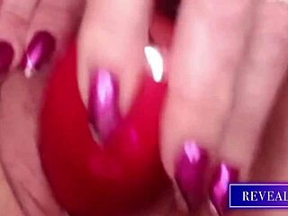 Horny milf revealme uses vibrator on wet pussy for cum show 😍