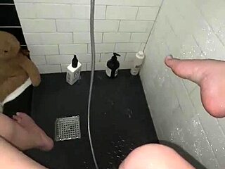 arabian snowwhite masturbatin her tight pussy in shower, oh