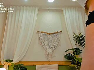 Her Lips Are Great!!