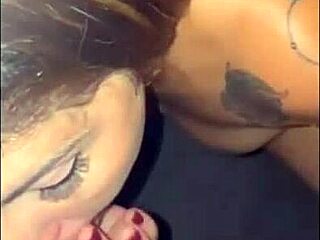 Fiz um Boquete no Meu Marido Ele Gozou Muito e Apagou e Depois Sai Pra Balada Pra Chupar Outras Pica e Leva Gozada na Cara