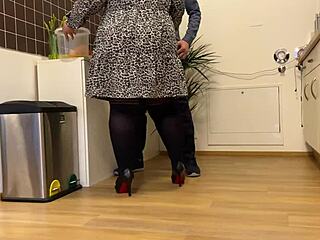 I Feel So Adorable and Horny as Gorgeous Mature Sucks My Cock in Homemade Fat Bbw Pantyhose Fetish Scene