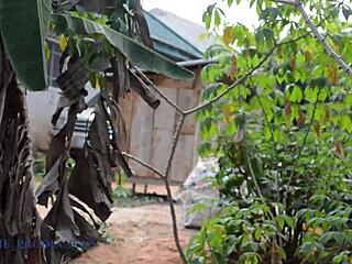 Mad BBW Picking Dirt From The Bin Fucked By Lonely Guy With No Wife!