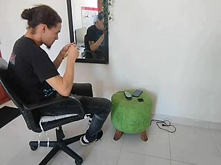 Hermanastro cachonda me da una buena mamada para despu�s follarla por el co�o - porno en espanol