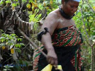 Mad BBW Picking Dirt From The Bin Fucked By Lonely Guy With No Wife!