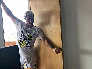 cuñado me folla mientras mi esposo se va a trabajar me trago su leche en español hd