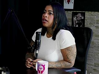 The client asked the dog to lick, likes big dick, hit a girl in the club - Marcelly Mello