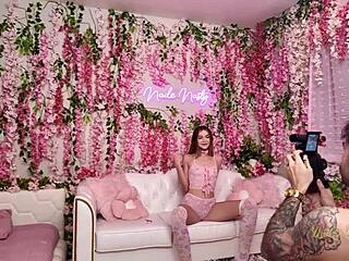 della cate visits nade nasty's pink room