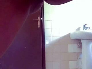 Wet Bathtub Masturbation and Pussy Creaming!