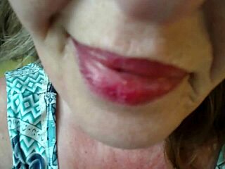 mature woman masturbates to orgasm