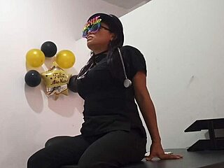 I'm bored in office and put butt plug to get aroused, I'm slut at work