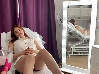 Sugarnadya teaches ritafox to shave her trimmed pussy close up