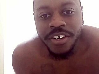 Masturbating With Mirror Selfie For Free