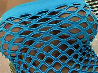 hot milf with great boobs dripping wet pussy! fuck her now!