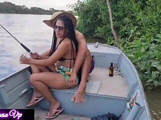 tigresa vip enjoys two huge cocks in her ass with mia bucetinha