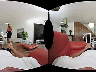 samantha jolie loves vr sex and toying her pussy!