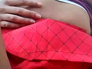 i flash my hairy pussy in miniskirt at the park