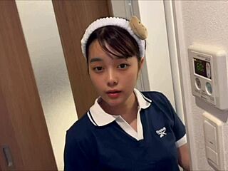 Boyfriend Salivates on Girlfriend's Pussy and Tits After Bath 😋