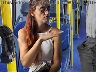 Estudante sendo encoxada no ônibus em público