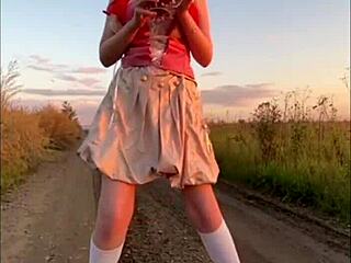 i watch elza kom sexy dance with tits and panties, she's so pretty and muscular