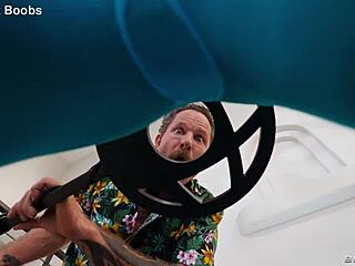 detecting some booty avery jane brazzers